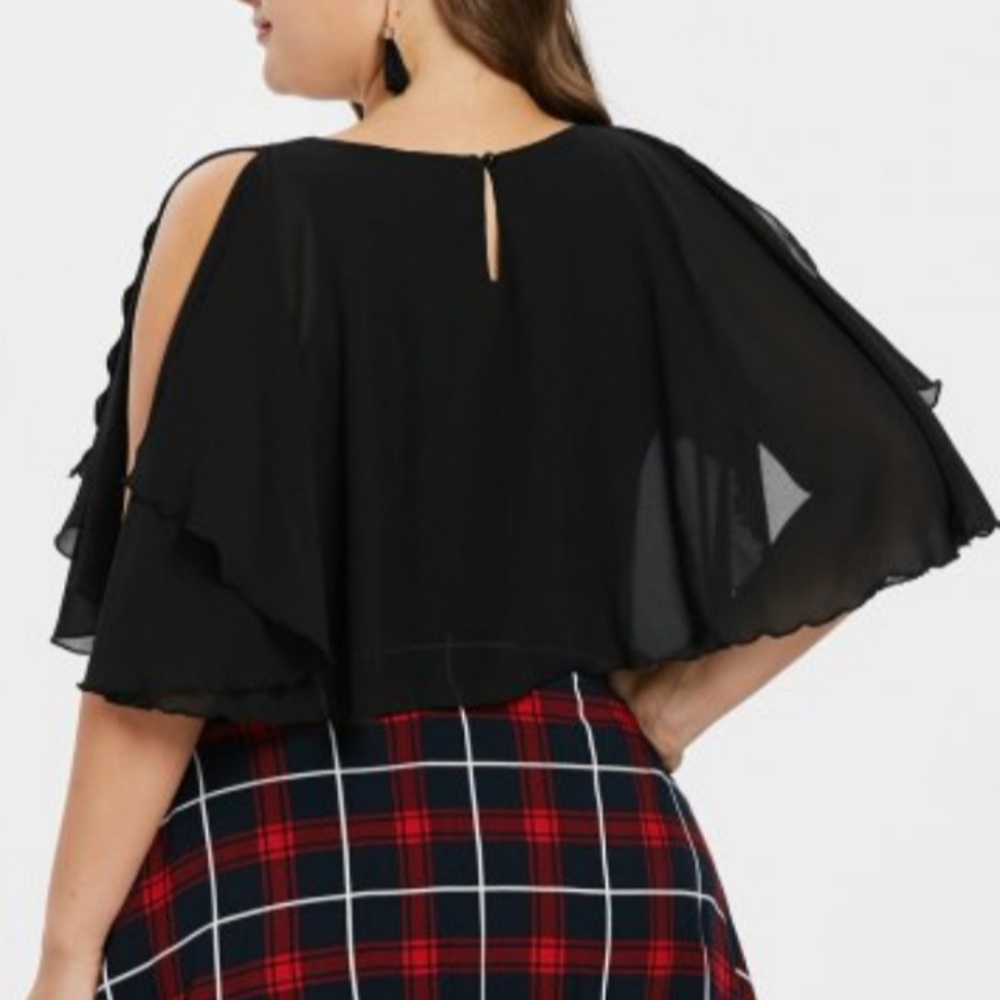 ⬇️$44 PRICE DROP Assymetrical Plaid Tunic - Picture 3 of 7